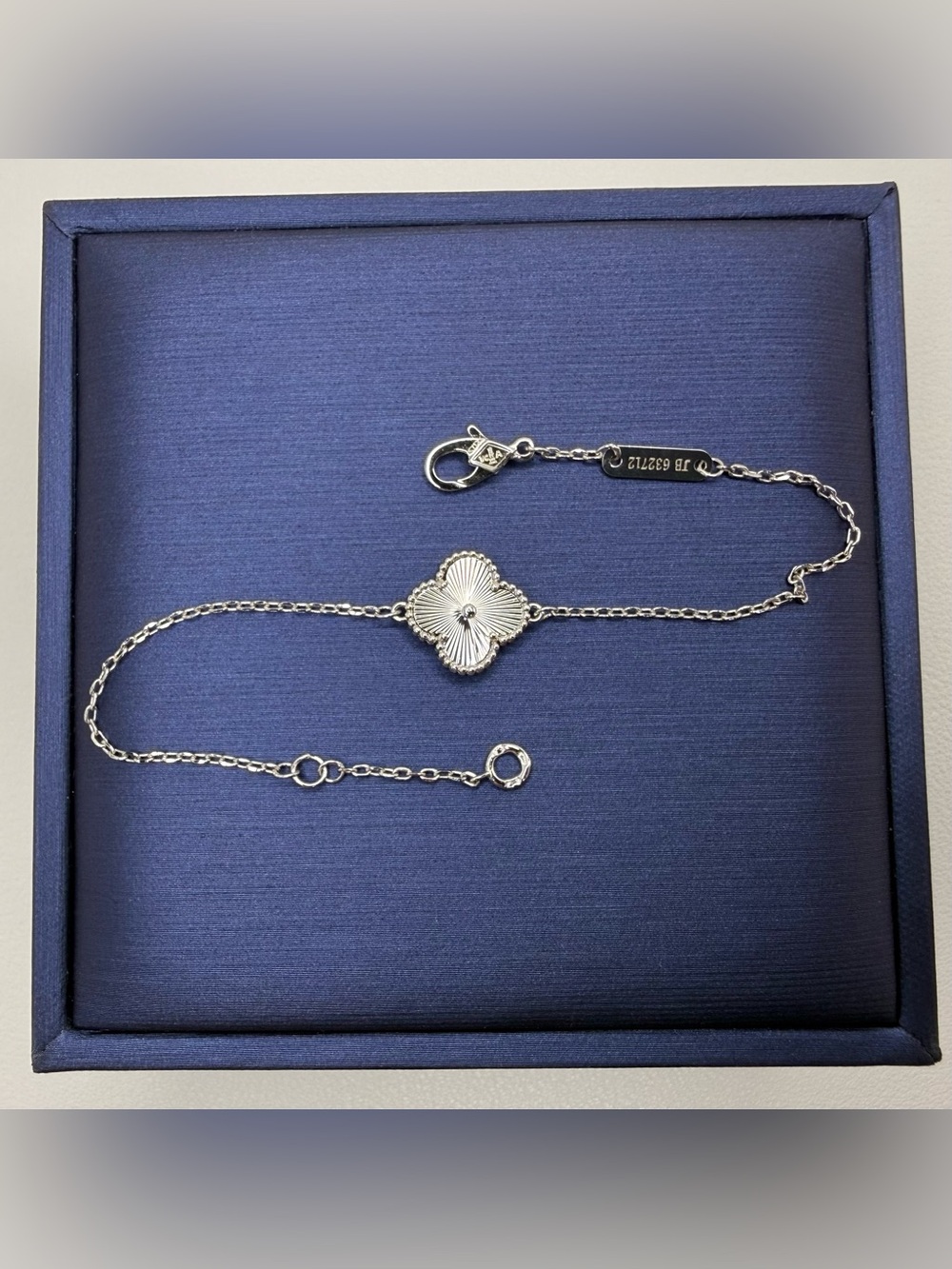 Single Clover Charm Bracelet